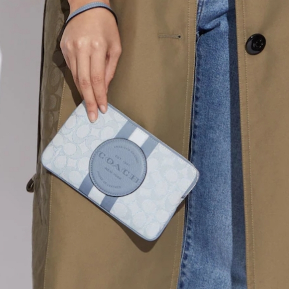 Coach Dempsey Large Phone Wristlet In Signature Jacquard Witn Stripe And Coach P - Picture 3 of 11